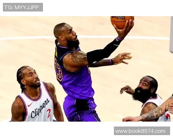 2021年快船与湖人激战回顾：洛杉矶德比的巅峰对决与精彩瞬间