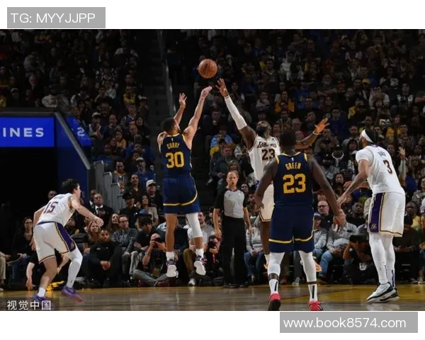 库里与迈卡威的对决谁能在NBA赛场上更胜一筹